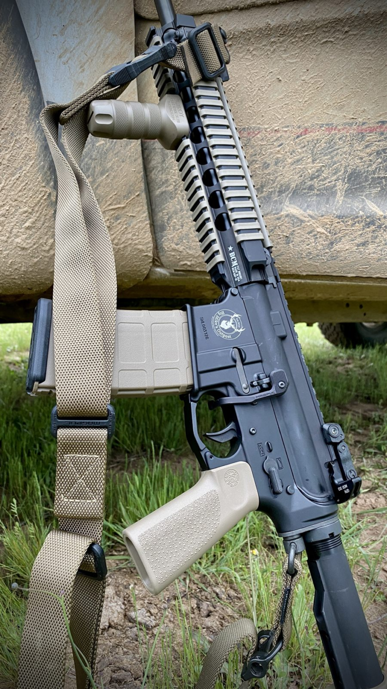 Combat Defender, built by Big Mike's Outpost, slung and ready