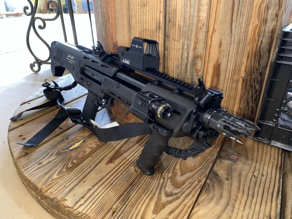 Shotgun build with light and red dot